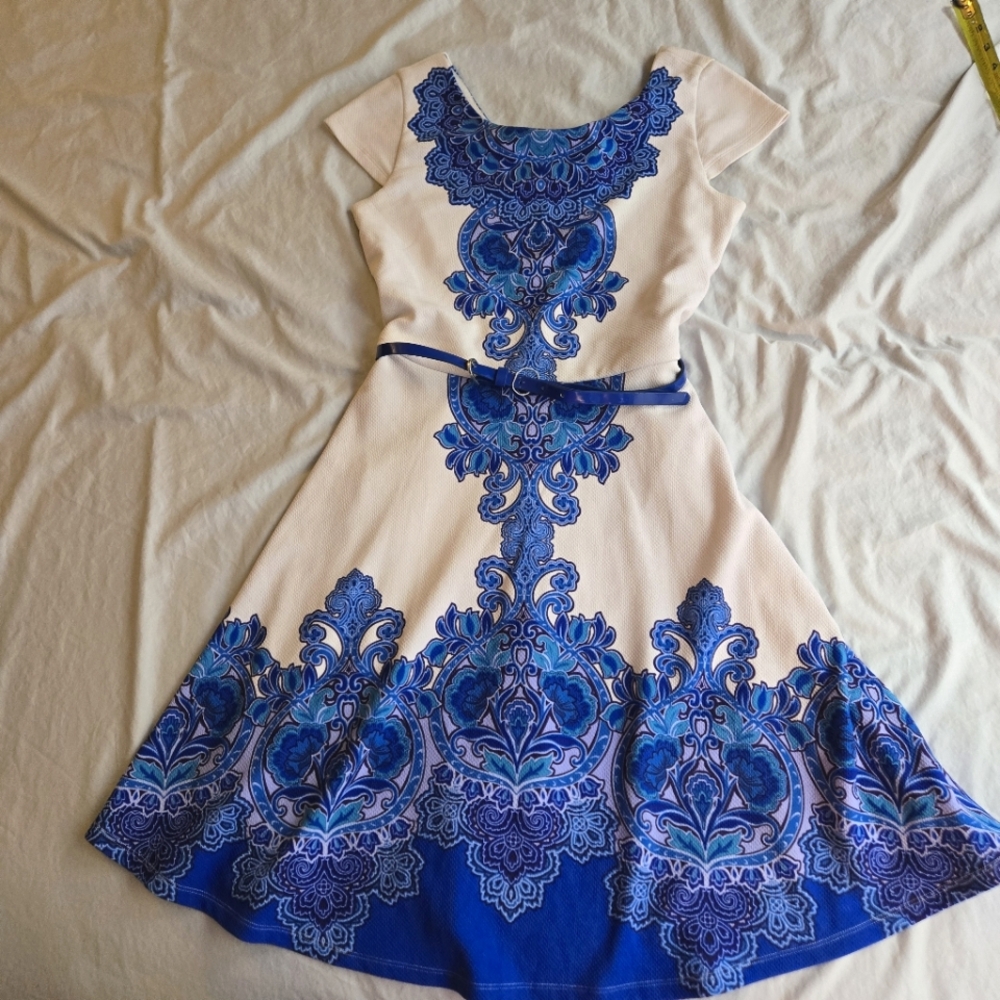 Dress Barn sz 6 white & blue paisley floral fit & flare midi dress coquette
